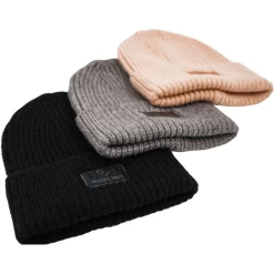 Embassy Beanie, Strickmütze -Equestrian Supplies Shop 06 Embassy Black Mood3 processed 1280x1280