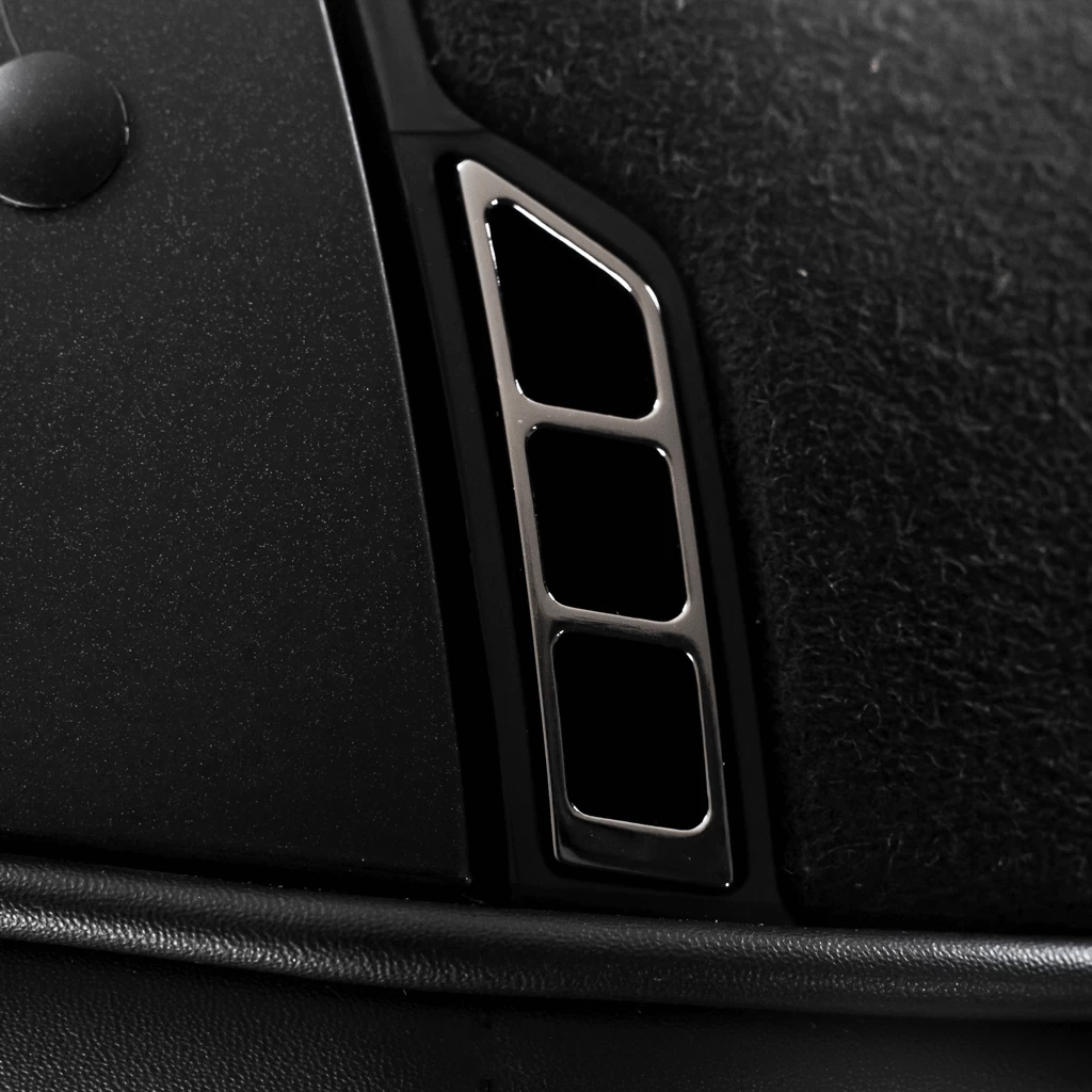 Riding Helmet Classic SM, Top Holo Shield Sw, Trim Matt, Blazon Blk Chrm, 5 Holo Stones 9 Riding Helmet Classic SM, Top Holo Shield Sw, Trim Matt, Blazon Blk Chrm, 5 Holo Stones - Image 7