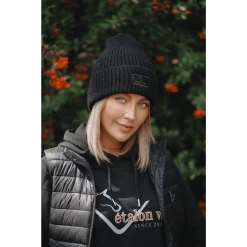 Embassy Beanie, Strickmütze -Equestrian Supplies Shop DSC09909 processed 1 1280x1280