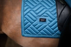 Saddle Pad Amalfi Coast, Dressage Saddle Pad 9 Saddle Pad Amalfi Coast, Dressage Saddle Pad -Equestrian Supplies Shop Equestrian Stockholm Dressurschabracke Amalfi Coast Kollektion Lifestyle 2 1280x1280