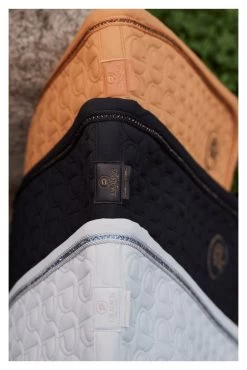 Saddle Pad Softshell Platinum 2023, Jumping Pad -Equestrian Supplies Shop esk 0023 kam 215539 520 290 310 640 jpeg 1280x1280