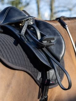 Stirrup Leathers Arika, Leather 7 Stirrup Leathers Arika, Leather -Equestrian Supplies Shop it03728 lifestyle arikastirrupleather black 2 copy processed 1280x1280