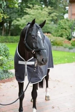 KERBL Transport- And Cooler Rug RugBe Economic -Equestrian Supplies Shop kerbl fleecedecke rugbe economic schwarz 3 1280x1280
